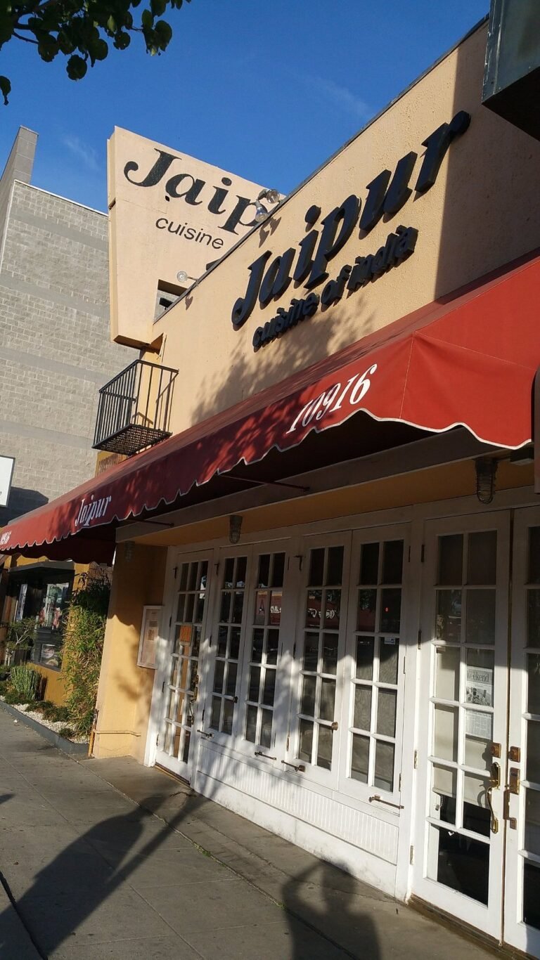 :https://dynamic-media-cdn.tripadvisor.com/media/photo-o/0c/44/de/bb/the-food-is-very-good.jpg?w=1000&h=-1&s=1 